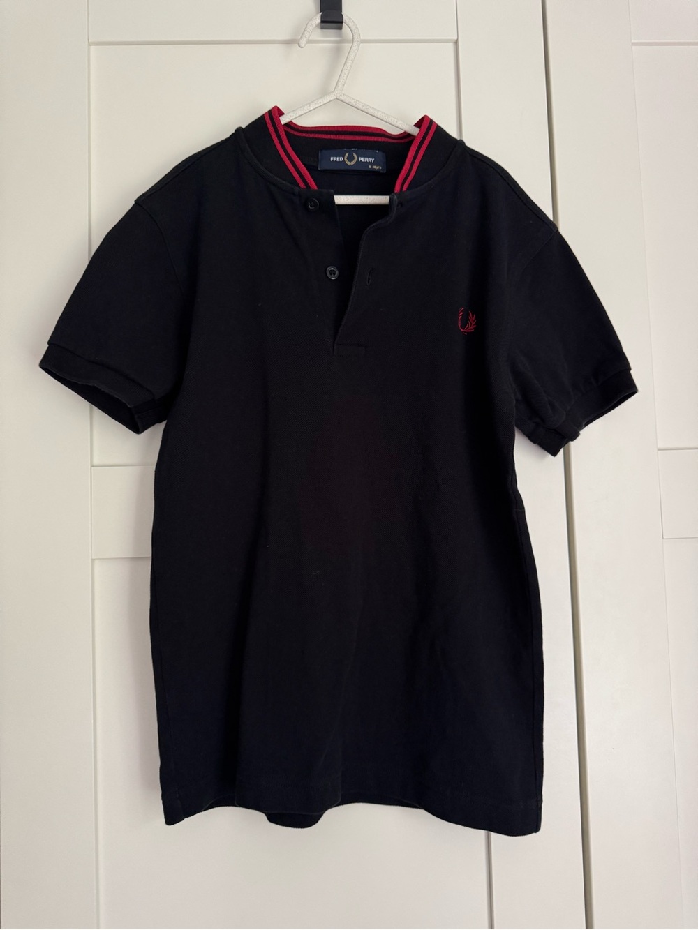 Fred Perry Kids Polo Shirt Black Red Laurel Wreath 9-10Y Collarless Dressy